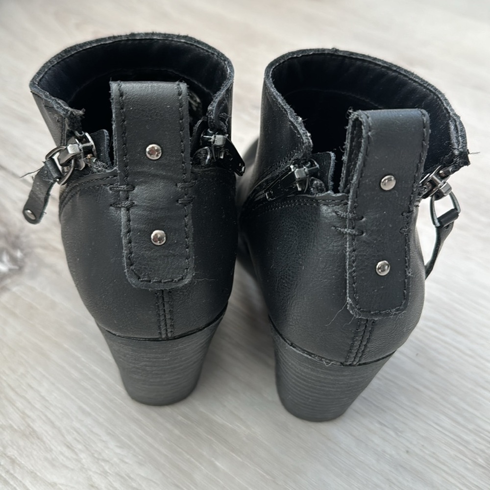 Booties - Picture 3 of 6